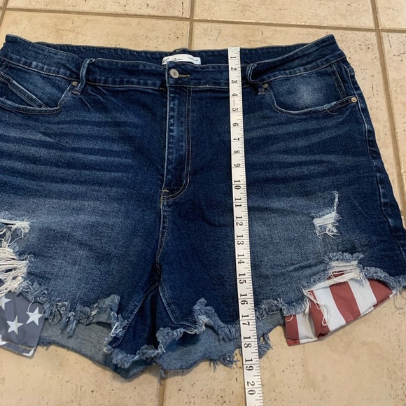 KanCan Exclusively for Maurices American Flag Distressed Denim Shorts Size 24 - Picture 8 of 8